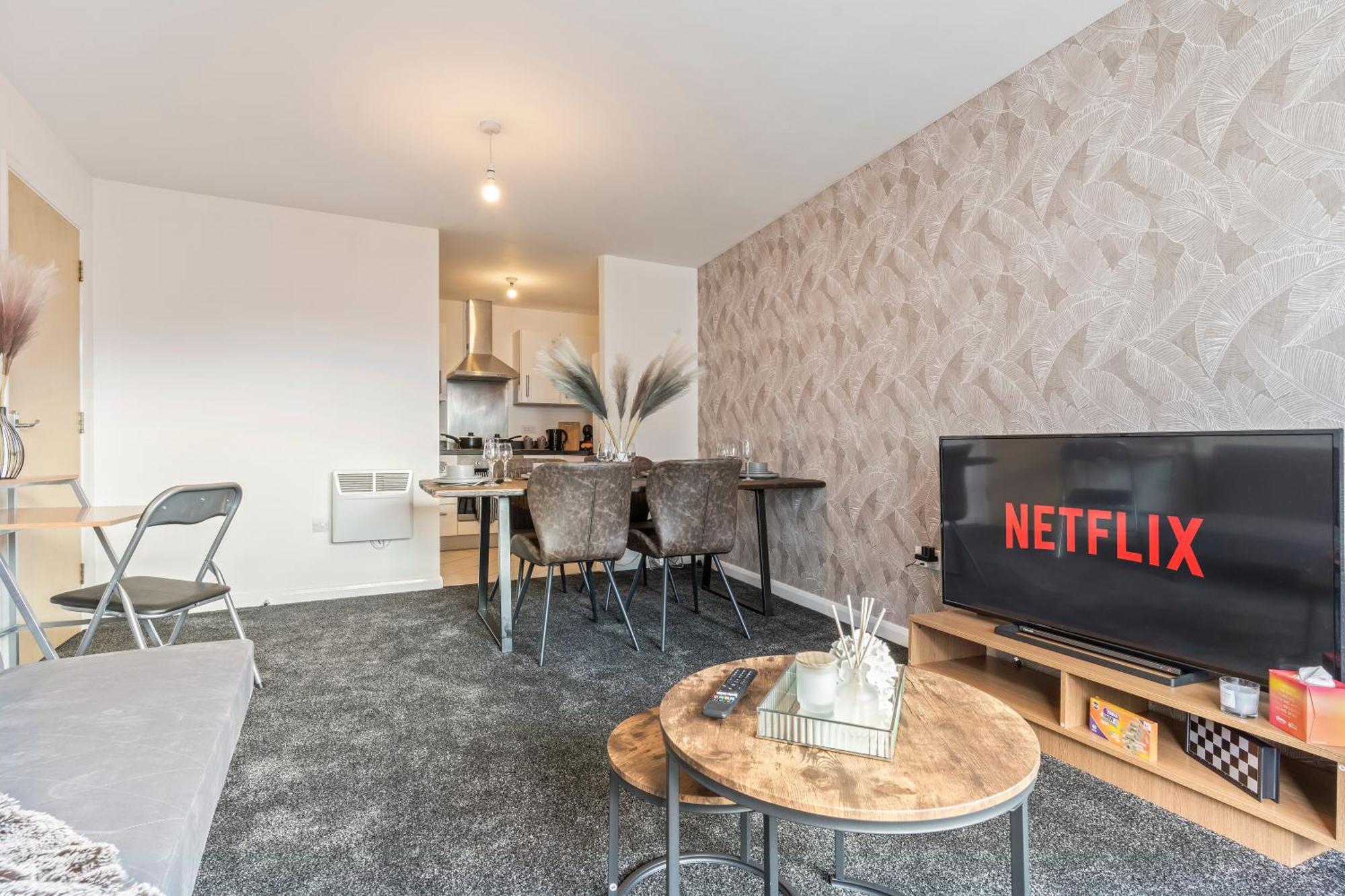 Apartment Desert Oasis 2 Bed 2 Bath Free Parking - Netflix Birmingham