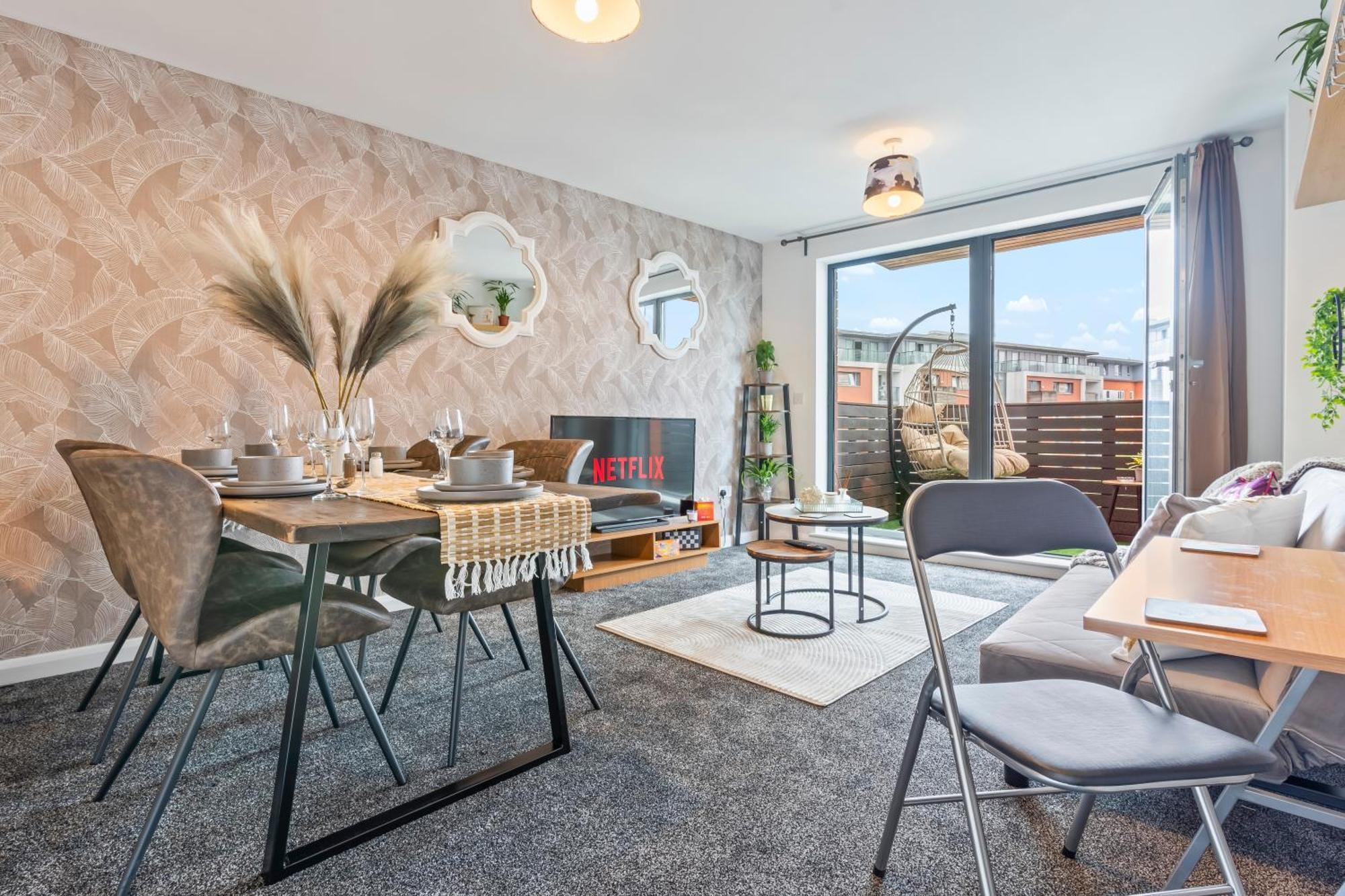 Desert Oasis 2 Bed 2 Bath Free Parking - Netflix * Birmingham